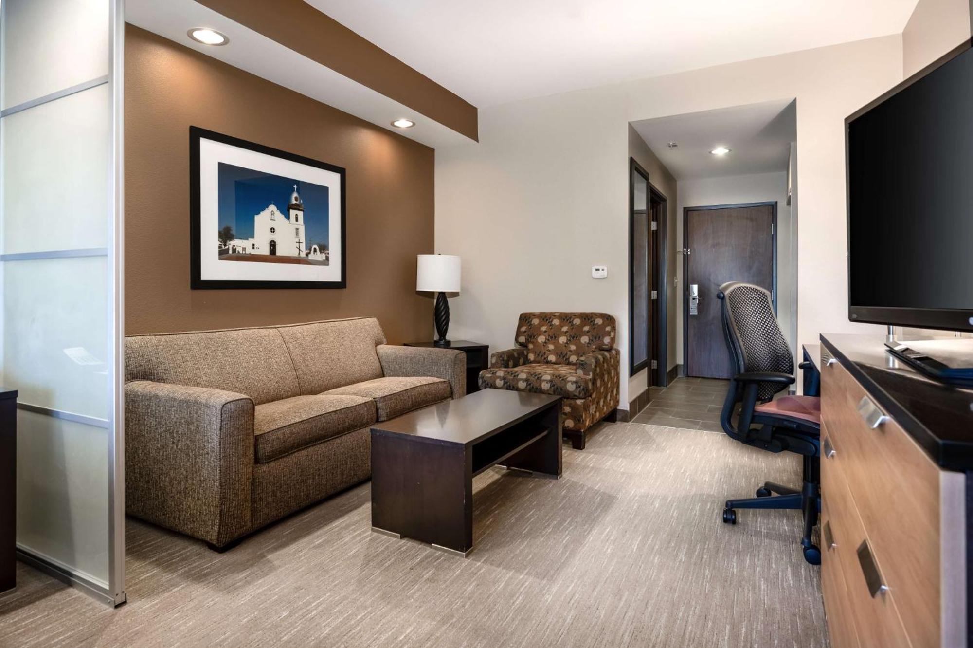 Hotel Western Premier College Station 3*