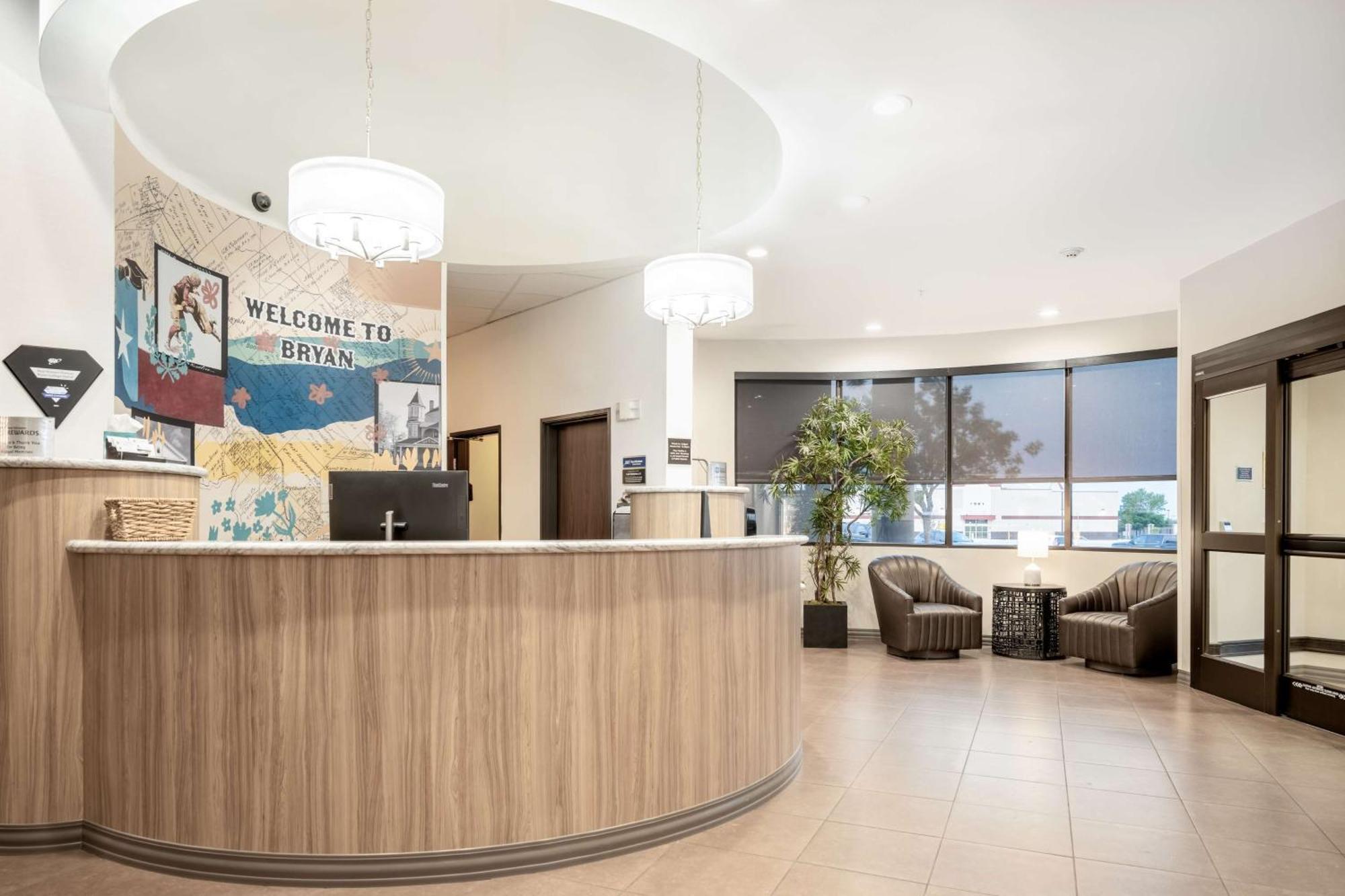Western Premier College Station Hotel 3*