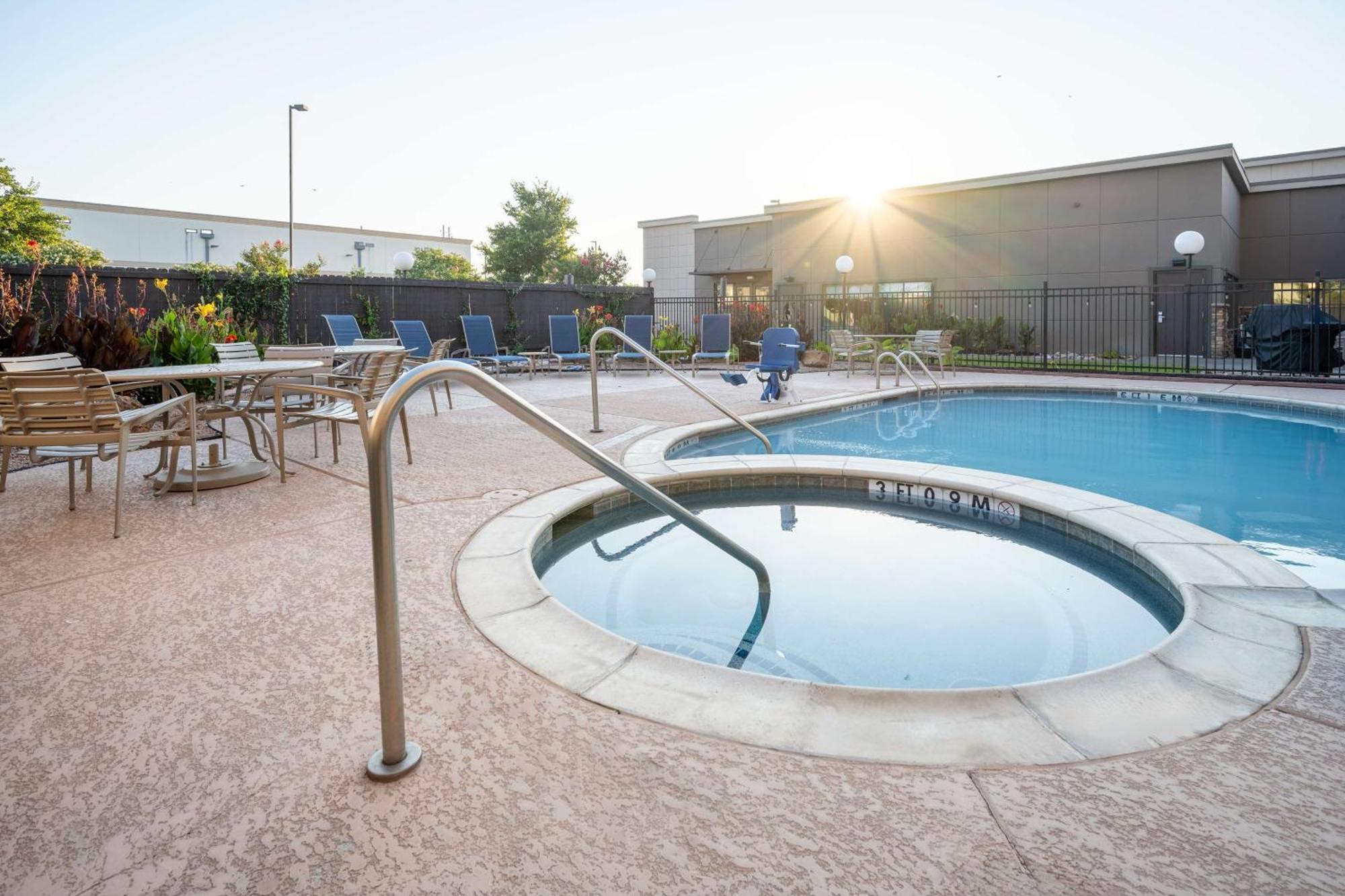 Western Premier College Station Hotel 3*