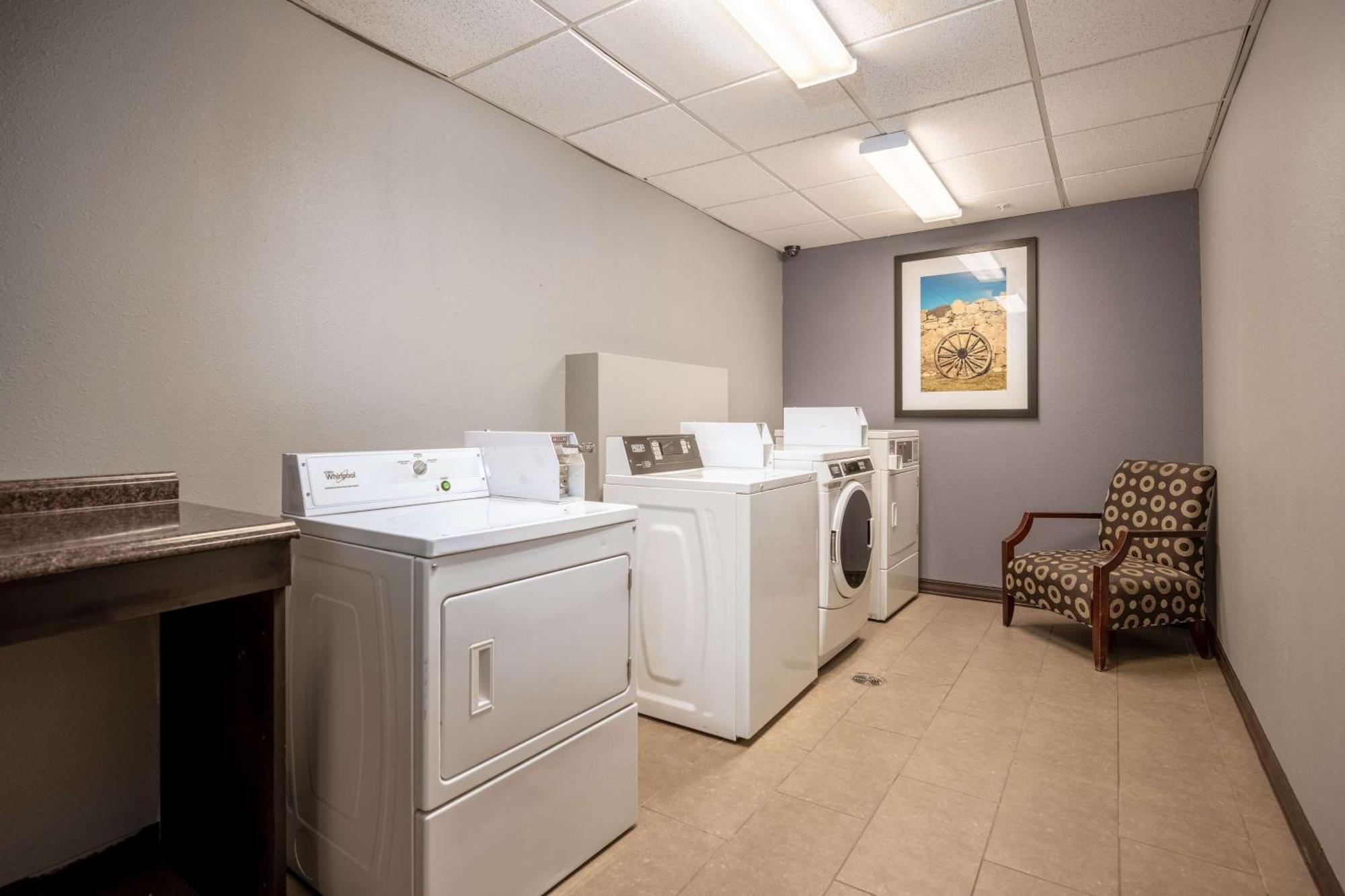 Hotel Western Premier College Station 3*