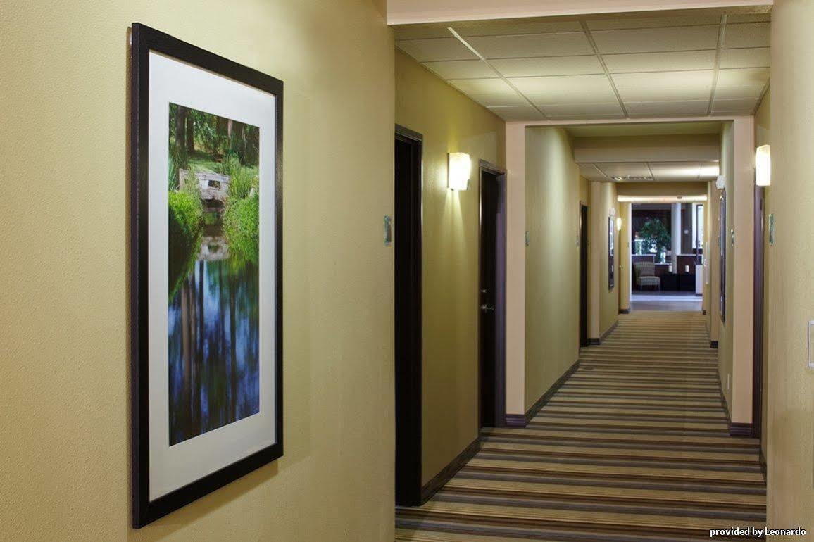 Hotel Western Premier College Station 3*