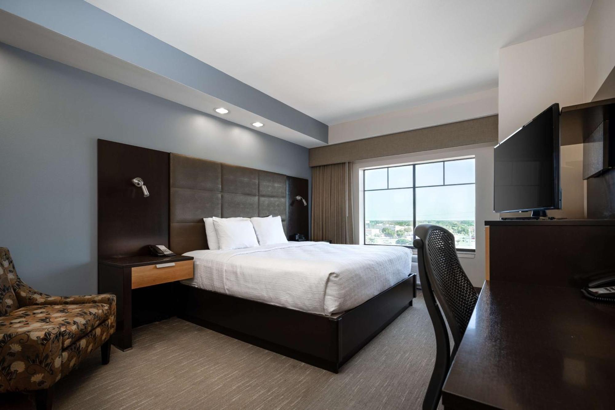 Hotel Best Western Premier College Station 3*
